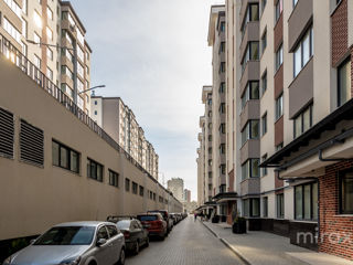 Apartament cu 3 camere, 87 m², Buiucani, Chișinău foto 3