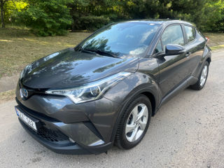 Toyota C-HR foto 2