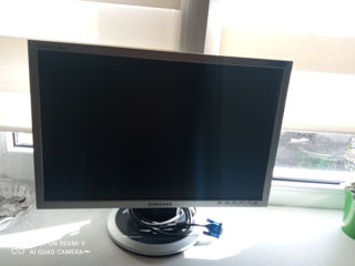 Отличный Монитор!/ + Blocul Tot Setul Samsung 19 Monitor Led foto 3