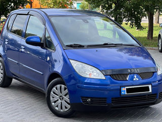 Mitsubishi Colt foto 1