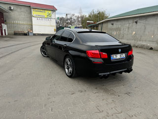 BMW 5 Series foto 9