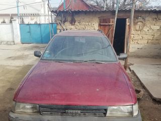 Toyota Carina foto 4