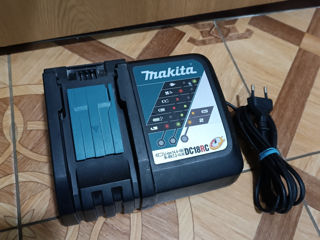 Makita DC18RC