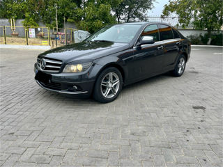 Mercedes C-Class foto 1