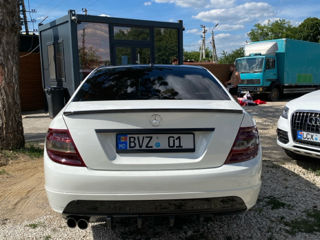 Mercedes C-Class foto 8