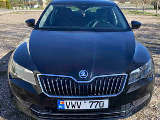 Skoda Superb foto 2