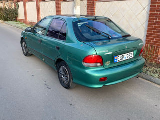 Hyundai Accent foto 3