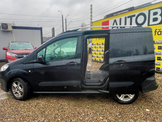 Ford Transit Courier foto 4