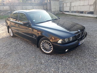 BMW 5 Series foto 4