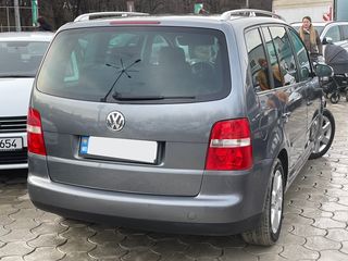 Volkswagen Touran foto 5