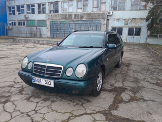 Mercedes E-Class foto 3