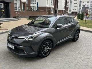 Toyota C-HR foto 2