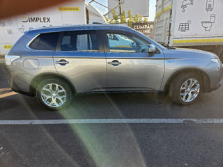 Mitsubishi Outlander foto 4