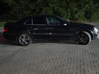 Mercedes E-Class foto 6