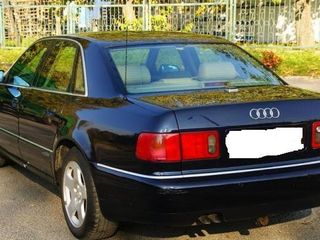 Audi A8 foto 1