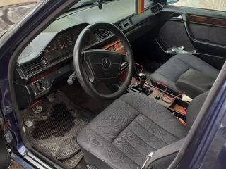 Mercedes Series (W124) foto 4