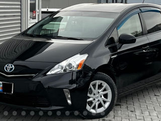 Toyota Prius v