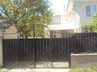 Vind  casa cu 2 nivele sau schimb pe apartament la Chișinău+ bani din partea dvs. Urgent!!! foto 2