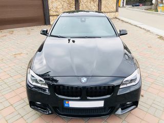 BMW 5 Series foto 2