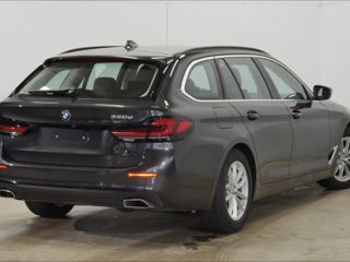 BMW 5 Series foto 4