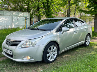 Toyota Avensis foto 1