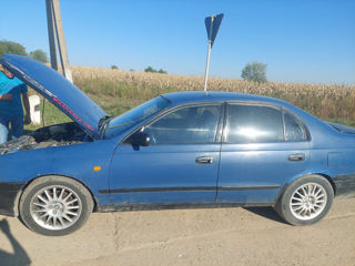 Toyota Carina foto 2