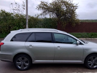 Toyota Avensis foto 4