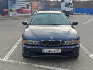 BMW 5 Series foto 4