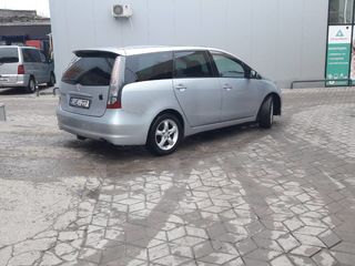 Mitsubishi Grandis foto 1