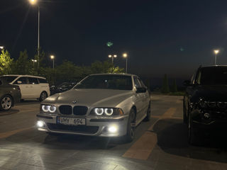 BMW 5 Series foto 1