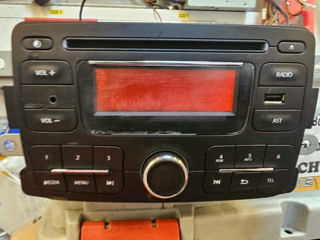 Vind radiocasetofon Renault, Disc, AUX, Mp3, USB, Bluetooth 80€