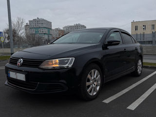 Volkswagen Jetta foto 2