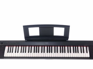 Yamaha NP-32 Piaggero - Pian digital portabil cu 76 taste, 10 de tonuri, polifonie de 64 note foto 1