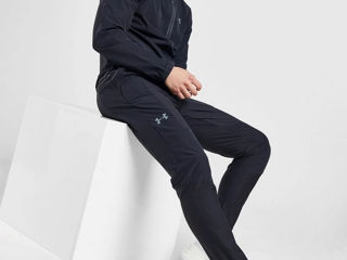 Costum under armour S-M-L