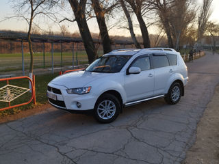 Mitsubishi Outlander foto 2