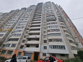 Apartament cu 4 camere, 100 m², Botanica, Chișinău foto 1