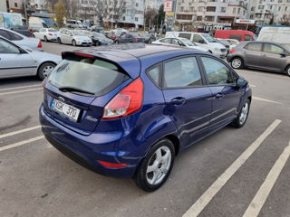 Ford Fiesta foto 4