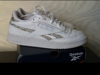 Original! Reebok Club C85, piele naturala, marimea 38 (24.5cm), 850 lei, sec. Ciocana foto 4