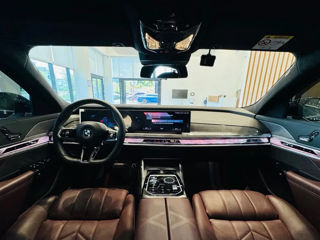 BMW 7 Series foto 5