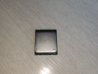 Vând xeon E5 2689