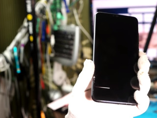 Xiaomi Mi 8 Ecranul este crăpat – adă-l la reparat!