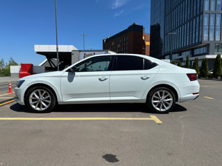 Skoda Superb foto 3