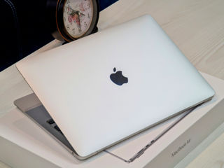 MacBook Air Retina 2022 (Apple M1/16Gb Ram/256Gb SSD/13.3" Retina) foto 10