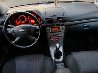 Toyota Avensis foto 5