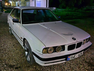 BMW 5 Series foto 2