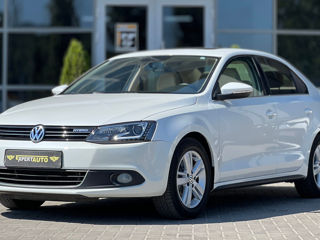 Volkswagen Jetta foto 1