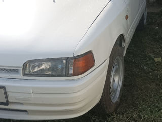 Mazda 323 foto 4