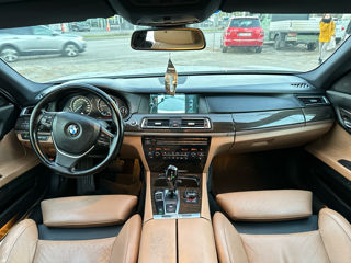 BMW 7 Series foto 8