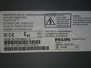 Philips TV (71cm) 100 Hz + masuţă foto 4