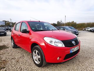 Dacia Sandero foto 1